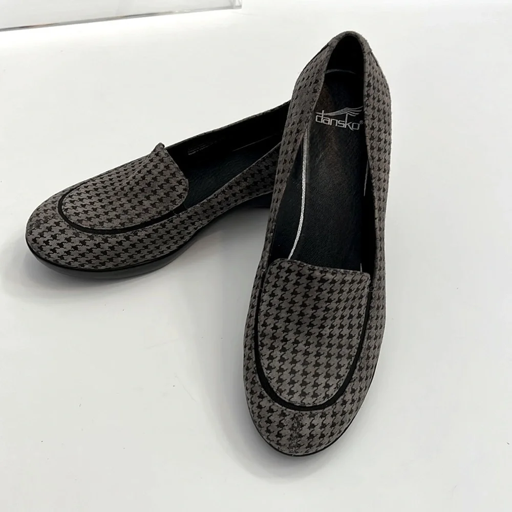Dansko “Debra” leather slip on wedge loafer in houndstooth size 41 = 10.5/11